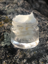 Load image into Gallery viewer, ‘Snow Drift’ Body Butter with 1000mg CBD and Traditional Chinese herbs